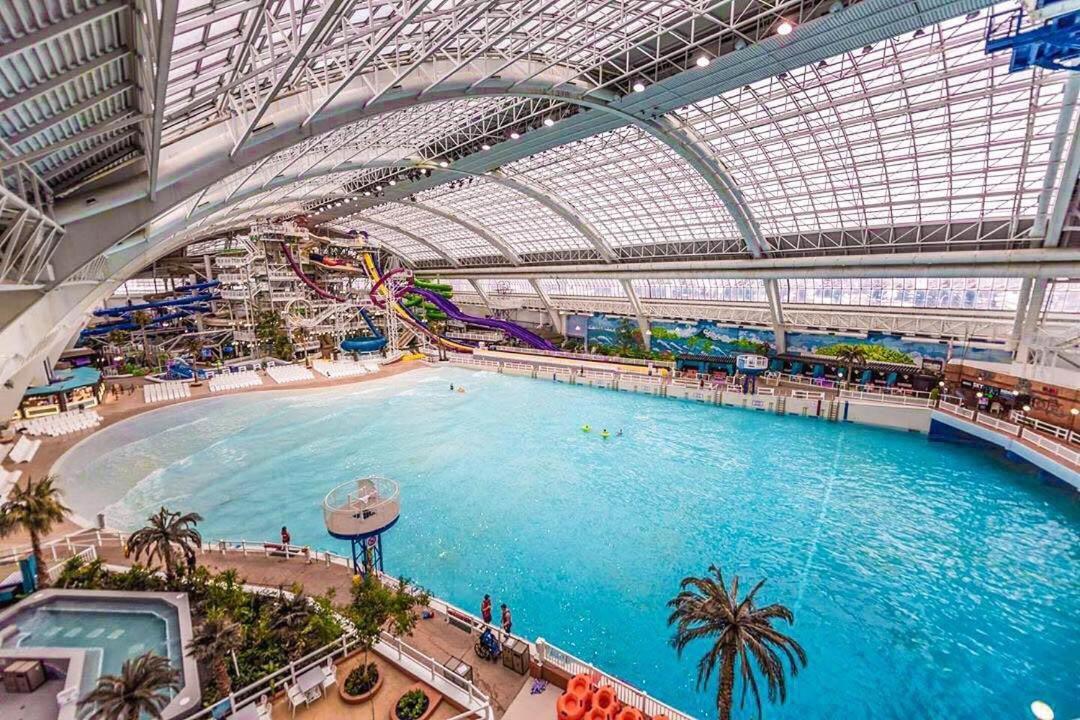 Vibrant Modern Oasis - Free Parking, Netflix, Fast Wi-Fi - Long Stays Welcome 에드먼턴 외부 사진